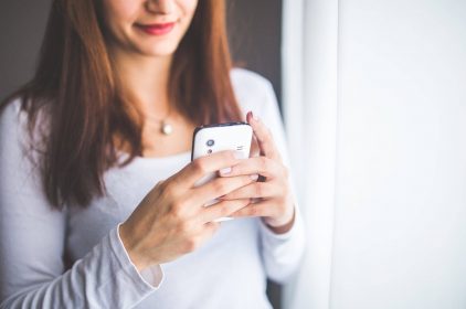 7 Texts That Create Instant Attraction with Men